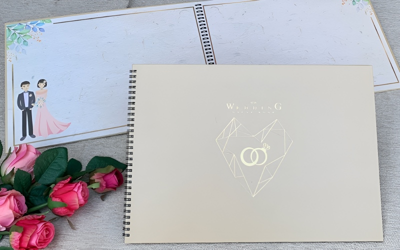 Sổ ký tên đám cưới truyền thống với bìa cứng sang trọng