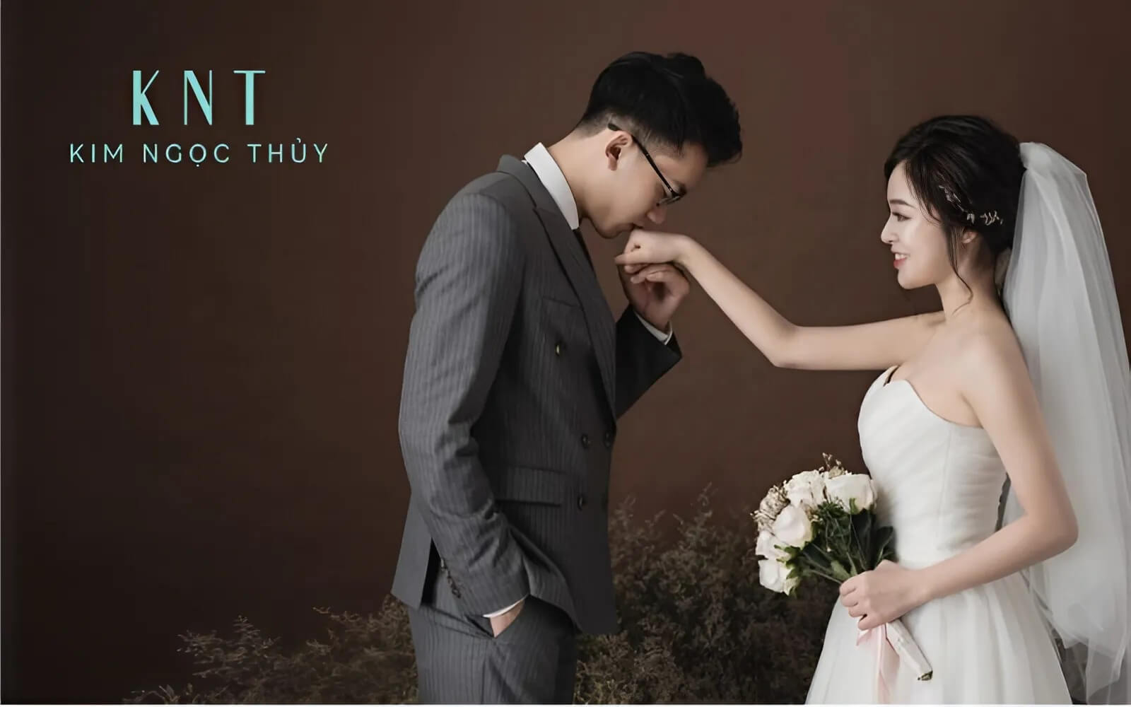 Những lời chúc lãng mạn, ngọt ngào sẽ là gia vị giúp tình cảm vợ chồng thêm mặn nồng