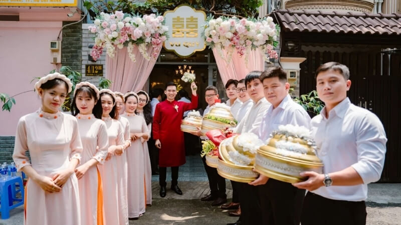 Số lượng các cô gái tham gia đội bê tráp cũng sẽ được sắp xếp tương ứng với số lượng tráp lễ vật