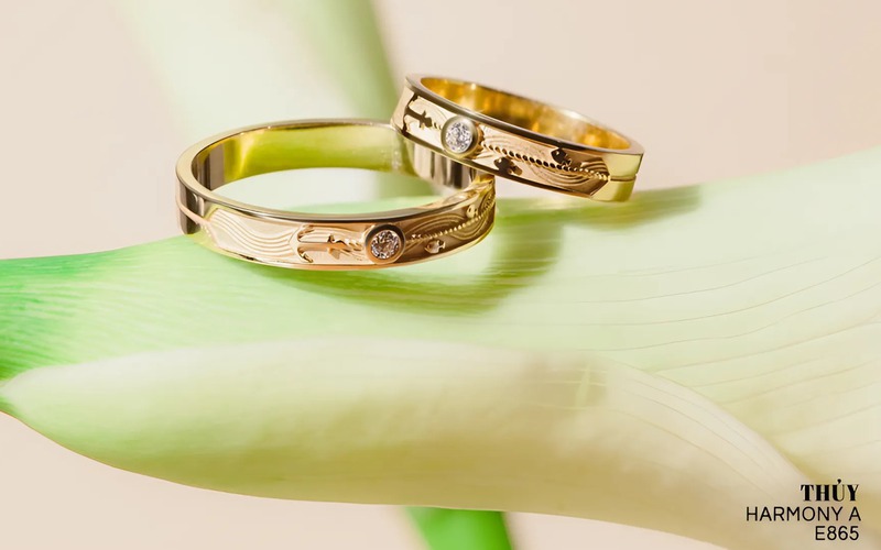 Người mệnh Thủy hợp với màu đen, xanh dương, trắng, bạc