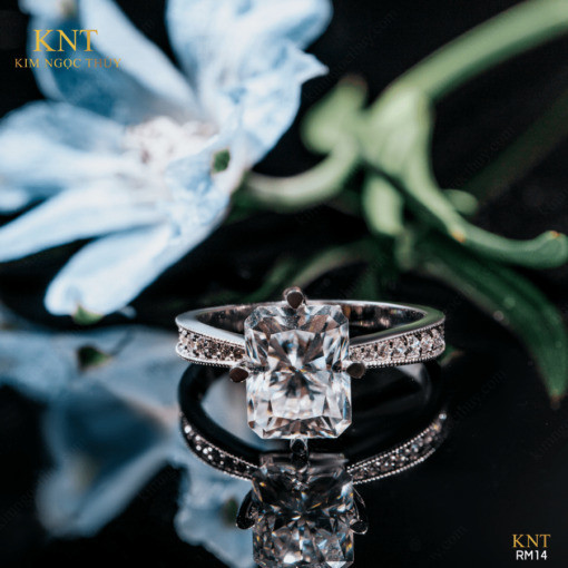 Nhẫn đính hôn đá Moissanite RM14 kiểu cắt Radiant tinh xảo