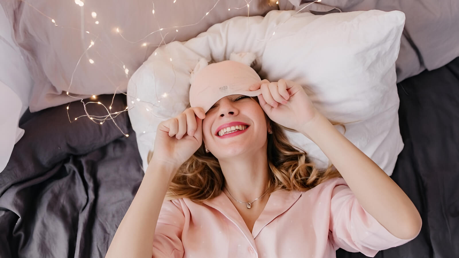 Vùng da dưới chiếc nhẫn bị mẩn đỏ và kích ứng.