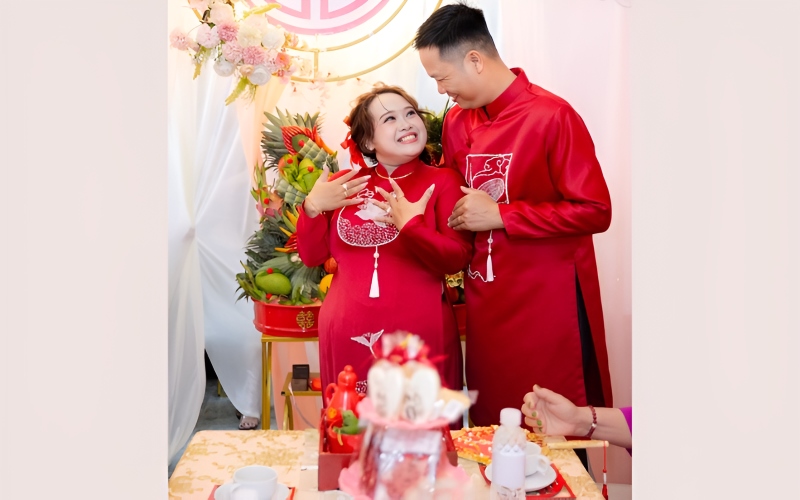 Mẫu áo dài cưới big size màu đỏ cho cô dâu bầu