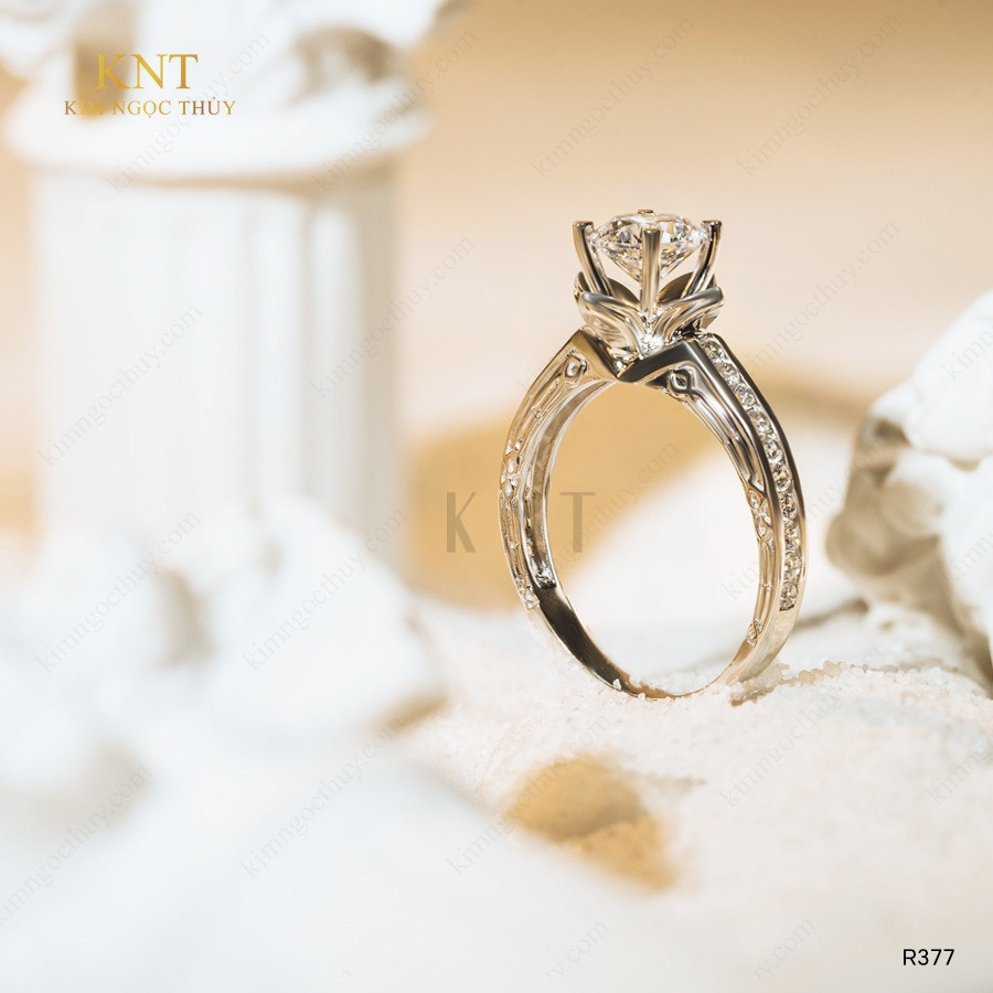 Nhẫn đính hôn Hy Lạp Hephaestus R377 viền đá tấm tinh tế
