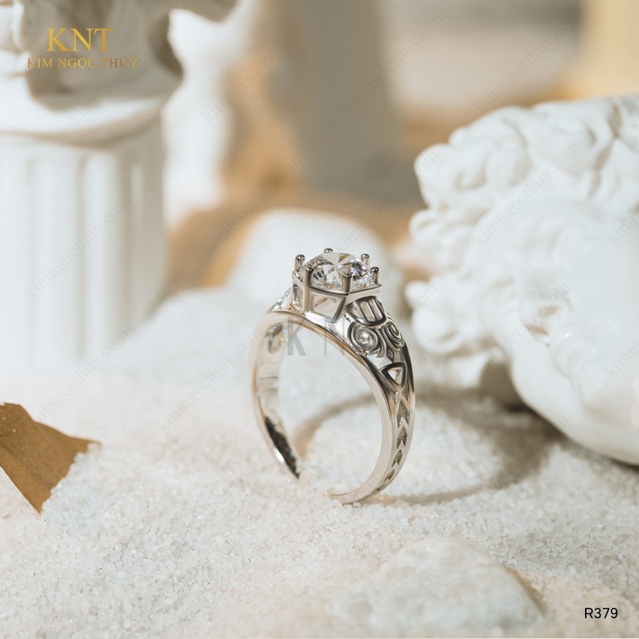 Nhẫn đính hôn Hy Lạp Ares R379 họa tiết chiến binh cổ đại