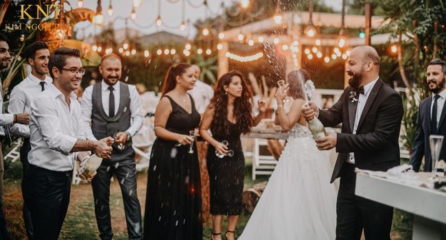 AI LÀ NGƯỜI CHI TRẢ TIỀN ĐÃI TIỆC CƯỚI?