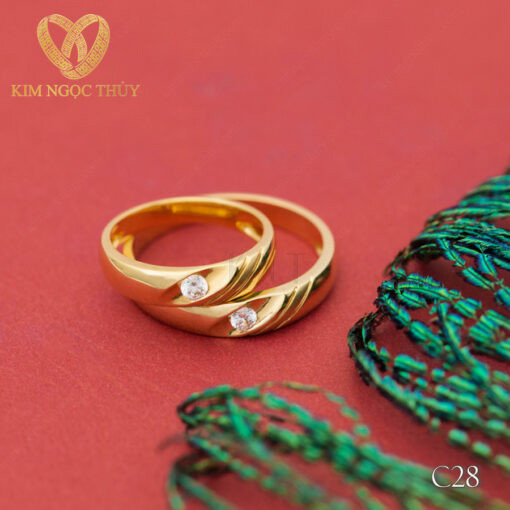Nhẫn cưới C28 đính đá độc đáo