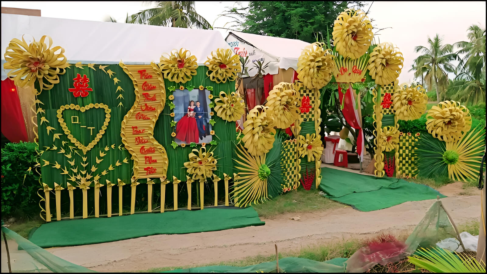 Tiếp nối lễ ăn hỏi, Lễ Xin Dâu và Lễ Rước Dâu là hai nghi thức quan trọng diễn ra ngay trong ngày cưới