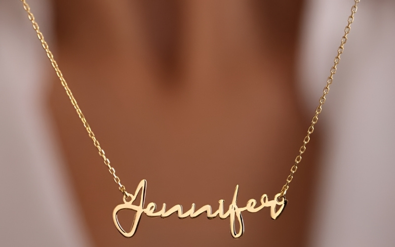 Vàng thuộc hành Kim trong ngũ hành, được xem là kim loại quý, đại diện cho năng lượng tích cực