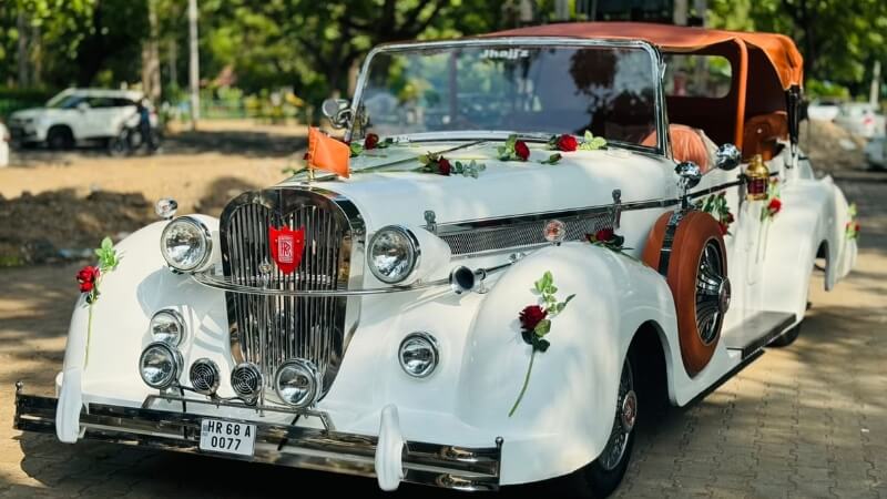 Từ xa xưa, xe hoa đã được xem là biểu tượng của sự may mắn, hạnh phúc