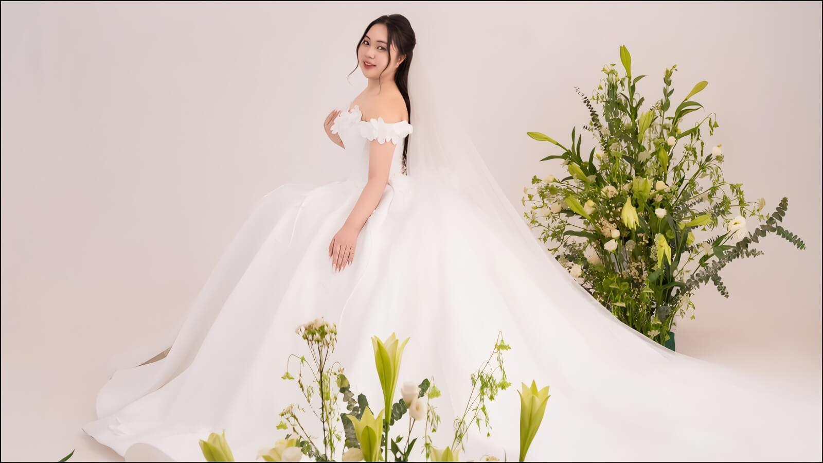 Váy cưới Empire tạo nên sự lộng lẫy cho cô dâu