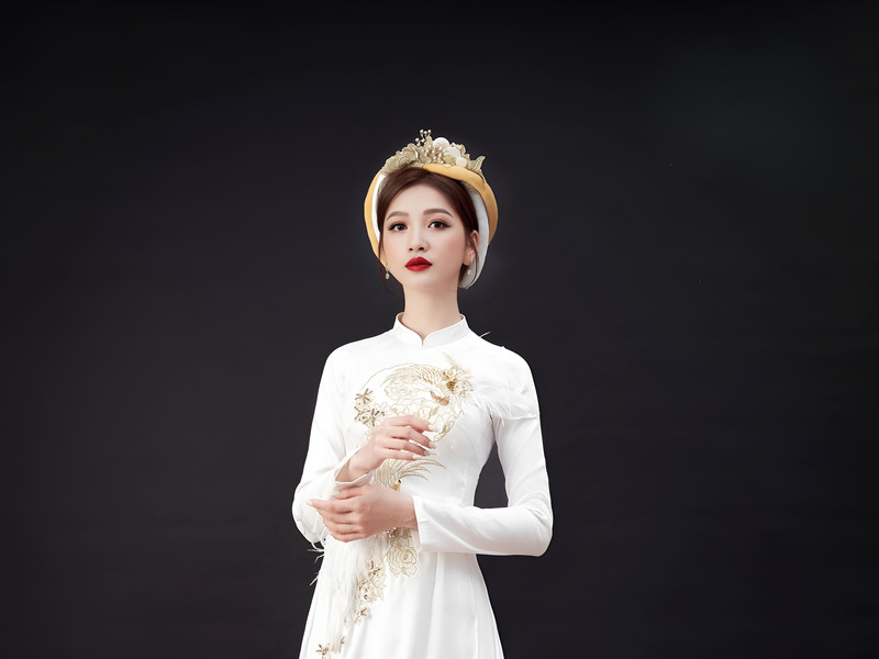 Chọn khăn mấn tôn vinh khuôn mặt cô dâu ngày cưới.