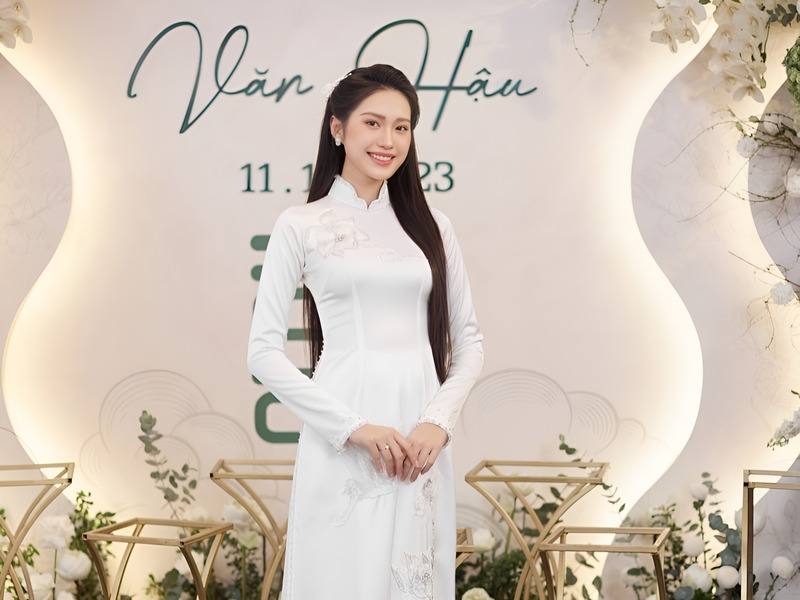 Makeup hoàn hảo suốt lễ cưới.