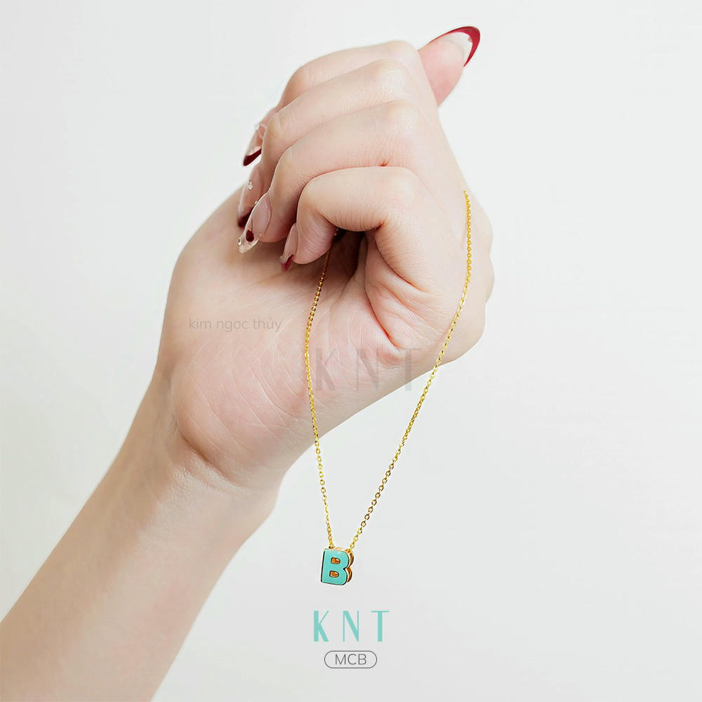 Mặt dây chuyền Sea La Vie chữ B - Sự kết hợp hoàn hảo giữa đá và sứ xanh