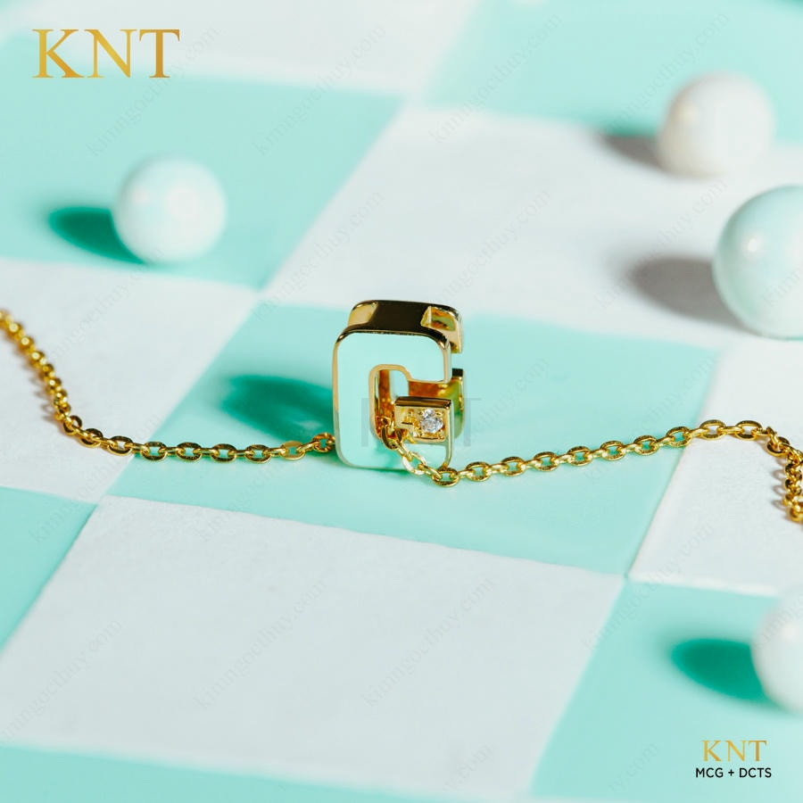 Mặt dây chuyền Sea La Vie chữ G thiết kế sang trọng, tinh tế