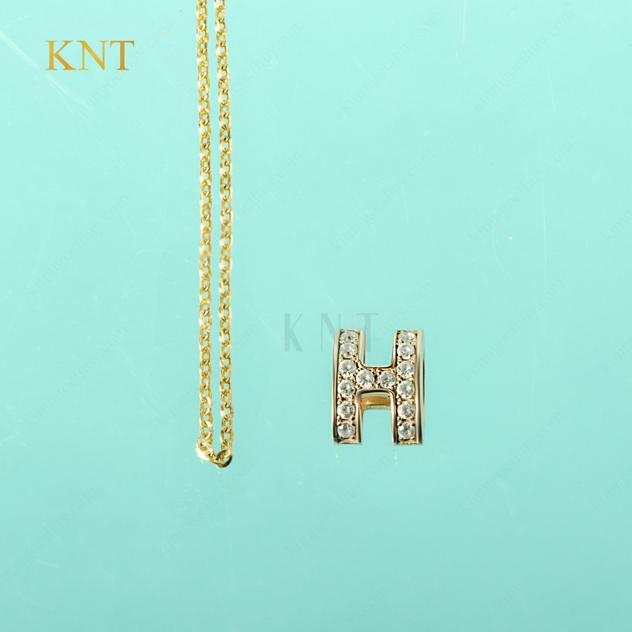 Mặt dây chuyền Sea La Vie chữ H - Phong cách, ý nghĩa