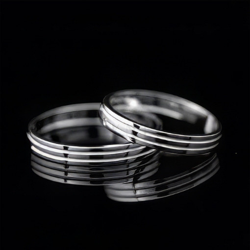 Thiết kế hiện đại và không gây vướng víu của nhẫn cặp vàng CV37