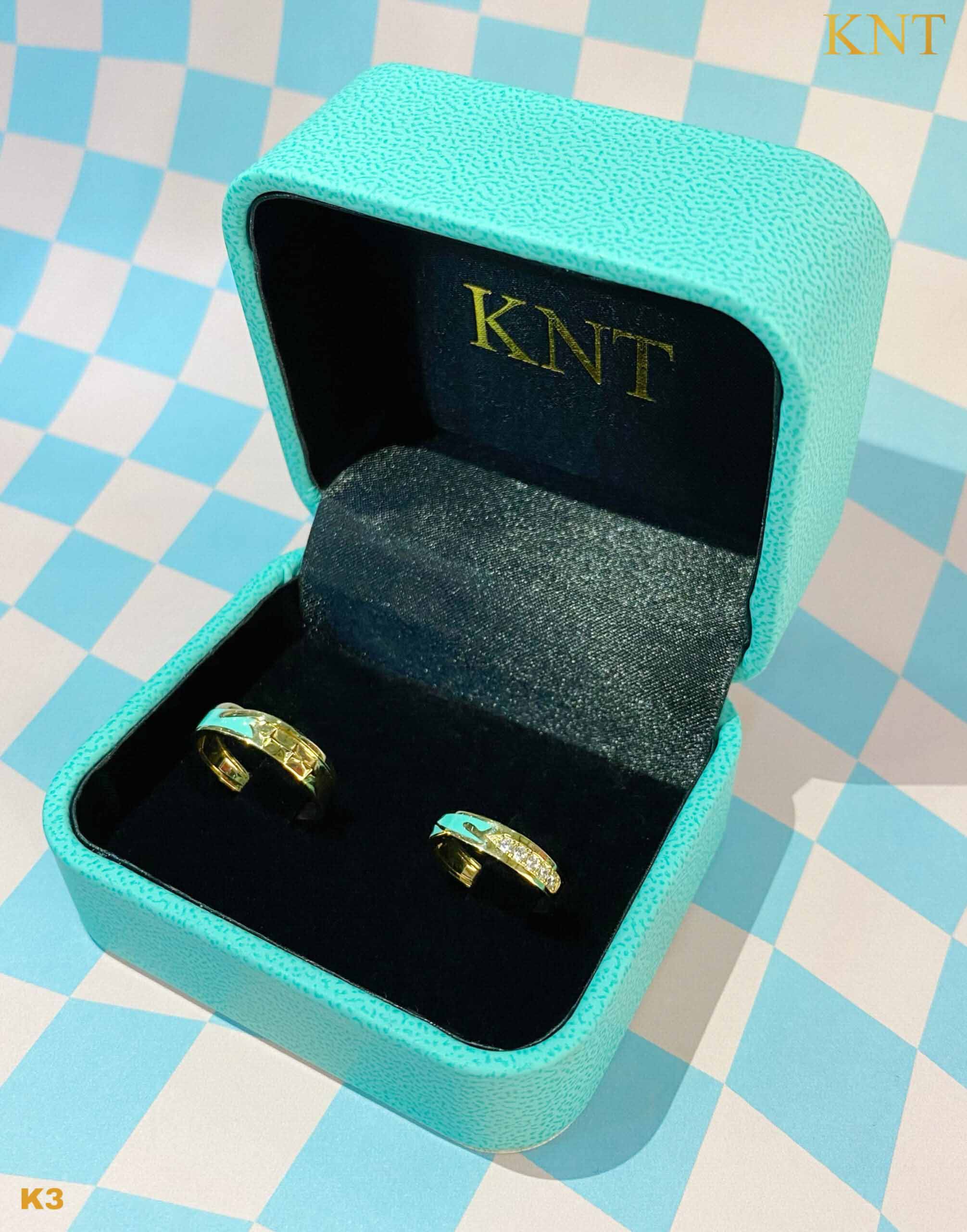 Nhẫn cưới Galaxy K3 hoạ tiết sóng biển xanh nổi bật