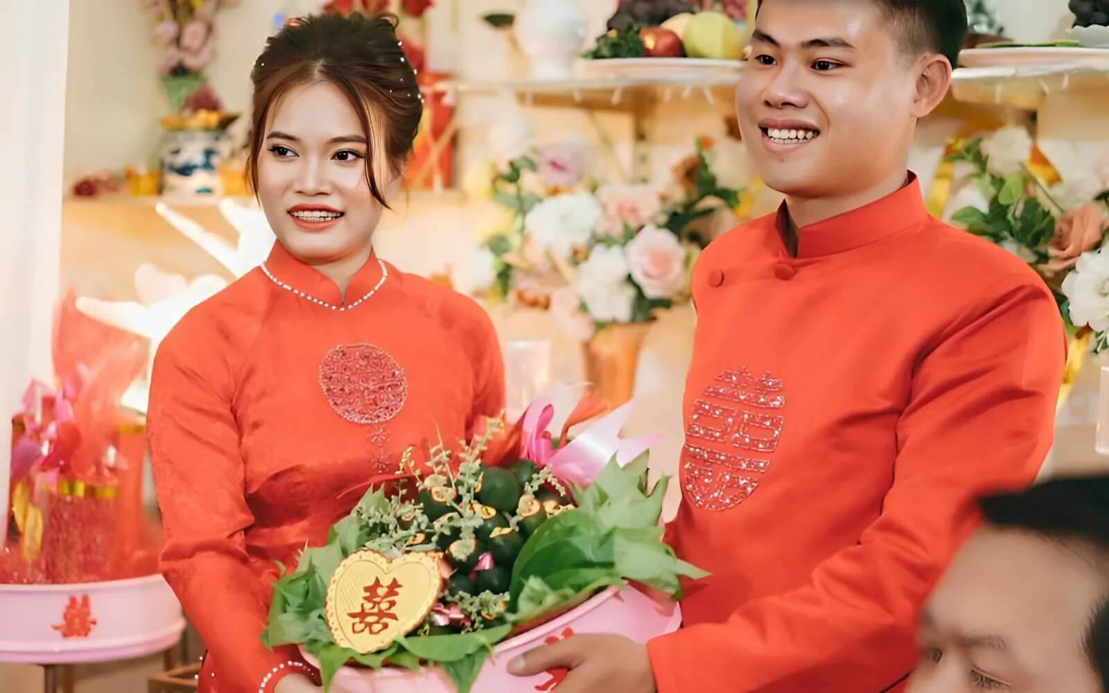 Mâm trầu cau được trang trí đẹp mắt trong lễ cưới