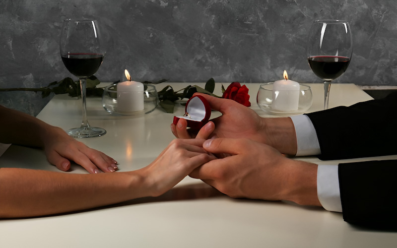 Nhẫn và lời chân thành chính là chìa khóa của màn cầu hôn trọn vẹn