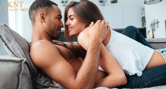 Ý NGHĨA TỪNG TƯ THẾ ÔM MÀ CÁC CẶP ĐÔI NÊN BIẾT