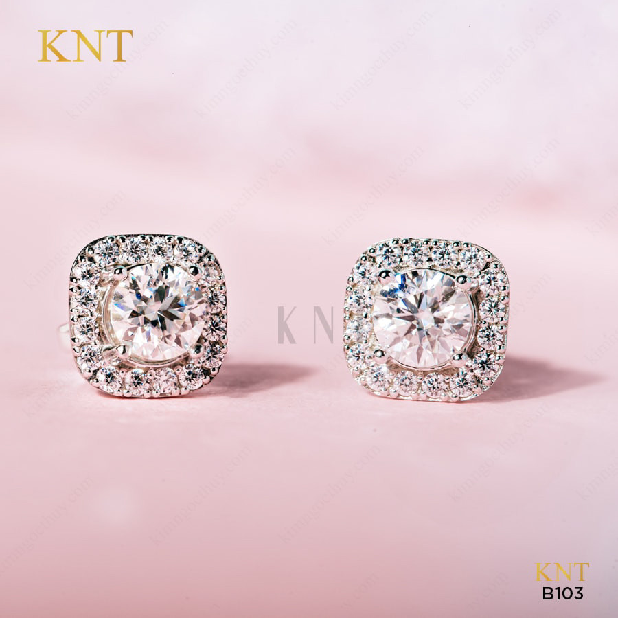 Bông tai B103 không chỉ tôn lên vẻ đẹp của cô dâu mà còn là biểu tượng của tình yêu và hạnh phúc bền lâu.