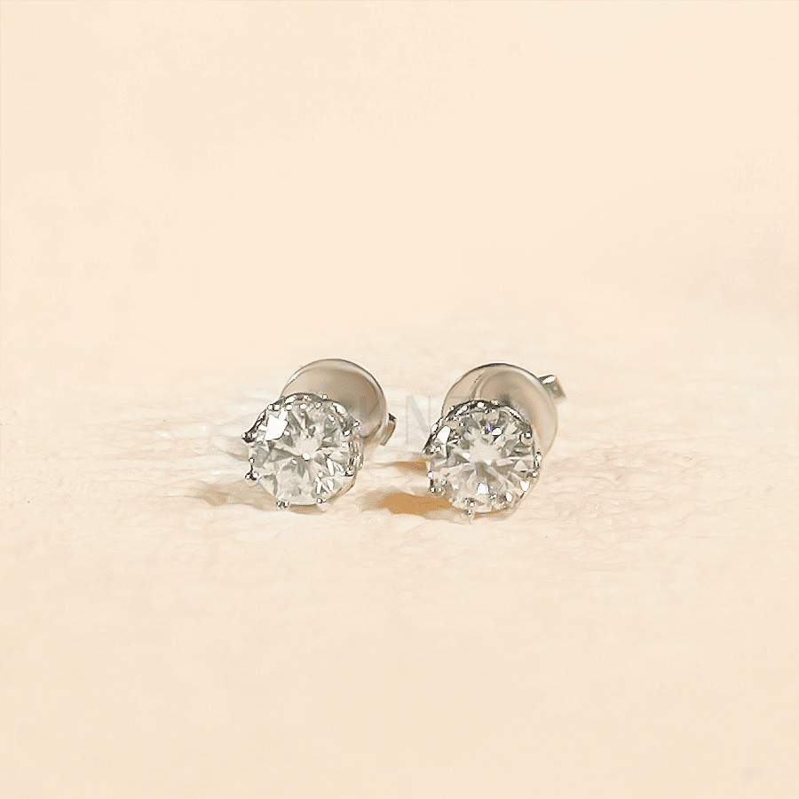 Bông tai cưới B98 từ Kim Ngọc Thủy: Thiết kế sang trọng, đính đá lấp lánh