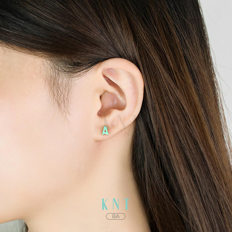 Bông tai Sea La Vie chữ A: Chất liệu cao cấp, thể hiện phong cách riêng