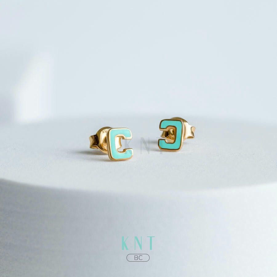 Bông tai Sea La Vie chữ C có thiết kế chữ C phủ sứ xanh độc đáo