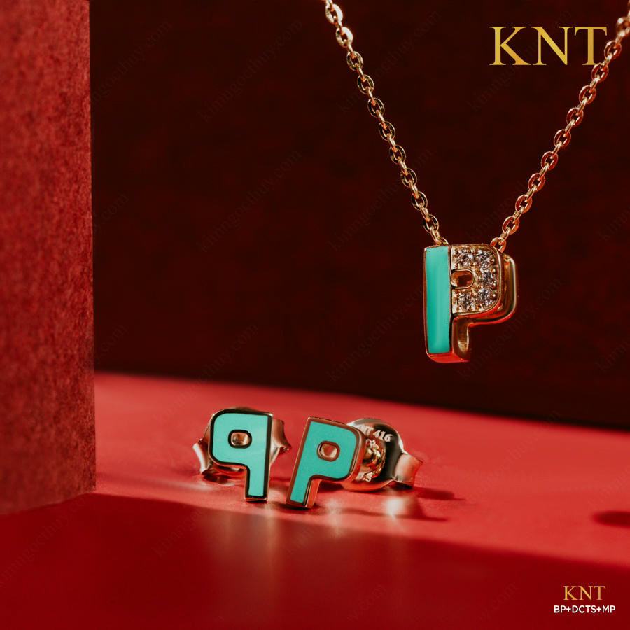 Bông tai Sea La Vie chữ P phủ sứ xanh