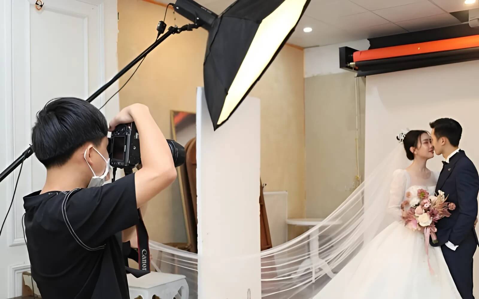 Xem portfolio ảnh cưới của studio trước khi quyết định