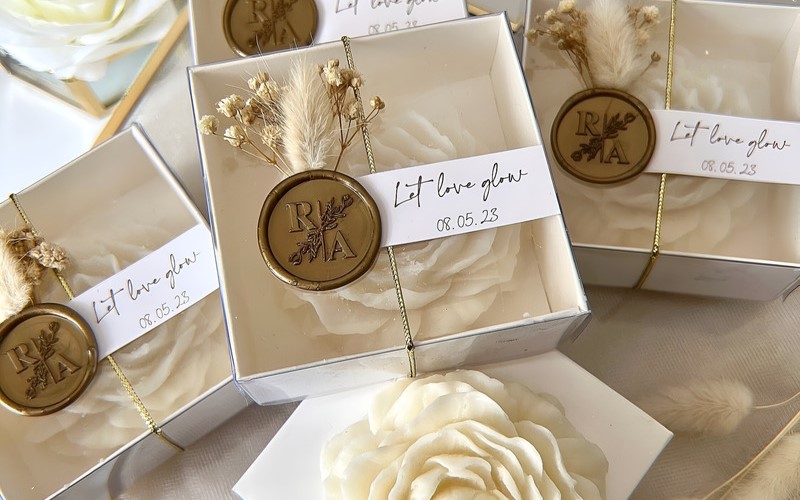 Chọn quà khách mời có thể sử dụng.