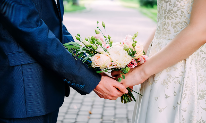 Tình yêu là yếu tố quan trọng trong hôn nhân.