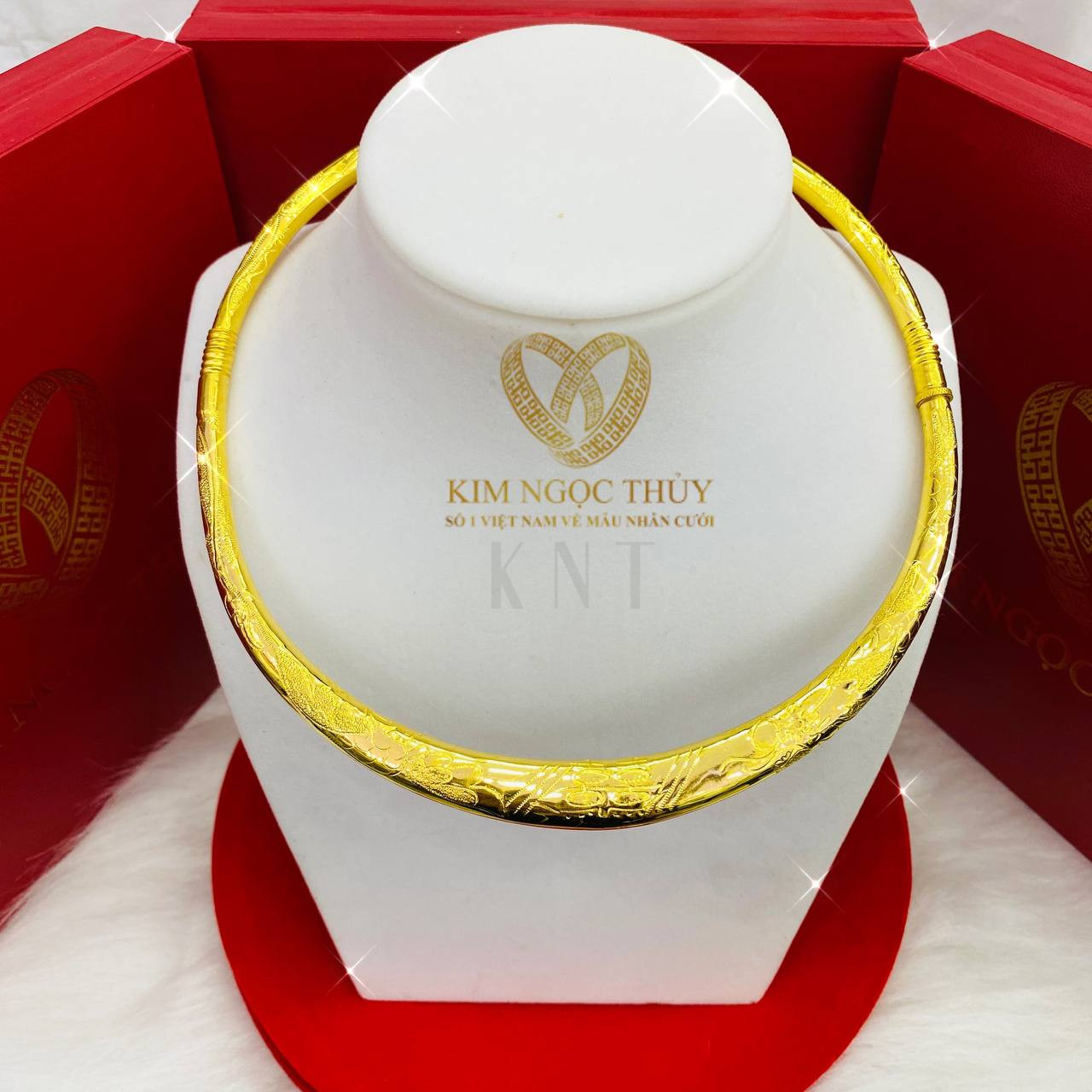 Kiềng 2 chỉ chạm rồng phụng hoa văn: Sang trọng, may mắn