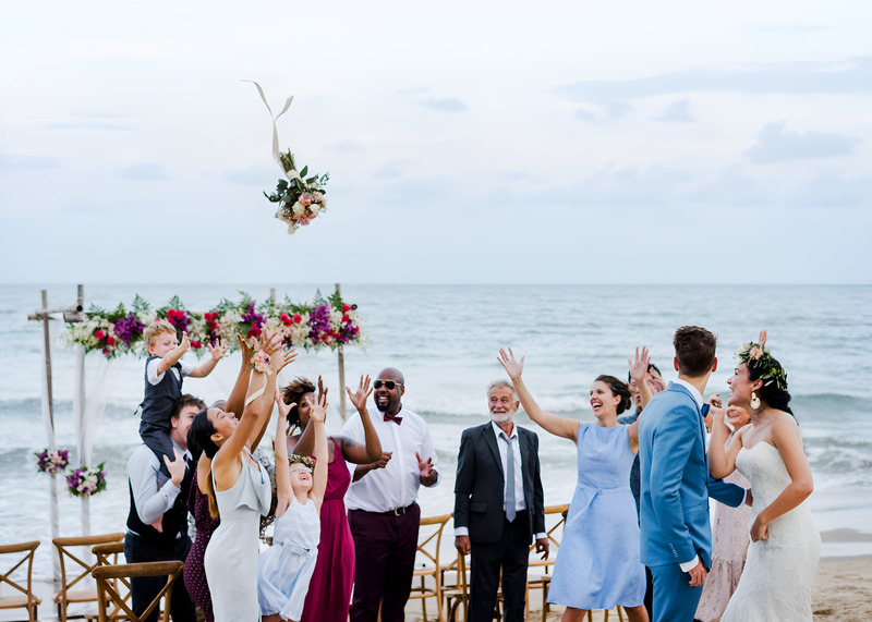 Tung hoa cưới: Nét đẹp từ thời Trung Cổ Châu Âu.