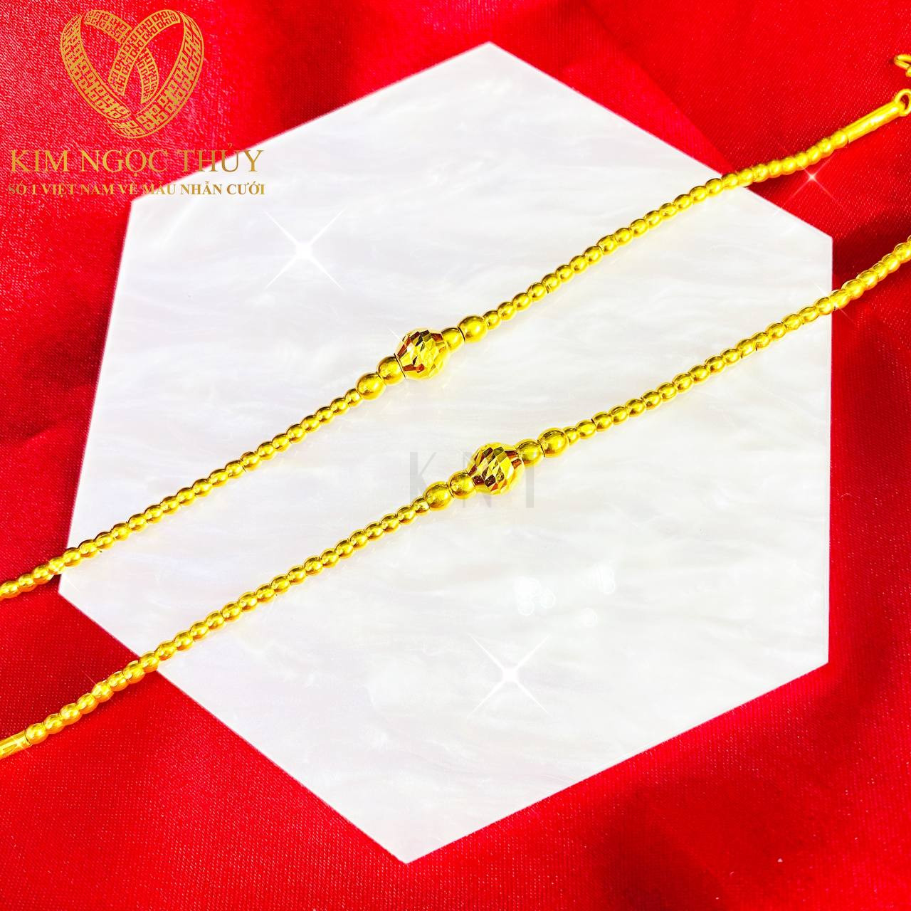 Lắc tay 1 chỉ đơn giản và tinh tế, ấn tượng