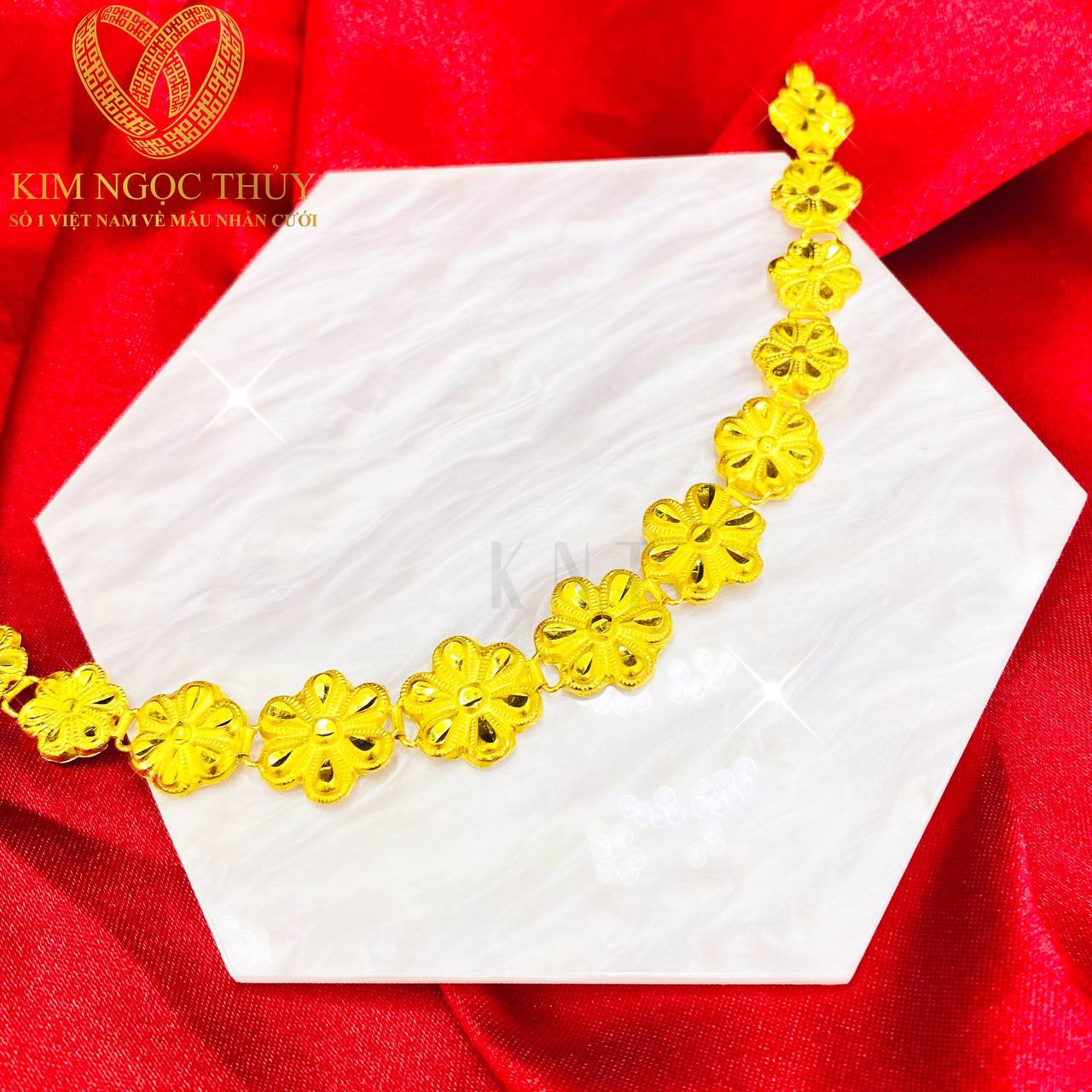 Lắc tay 2 chỉ thiết kế độc đáo và cuốn hút