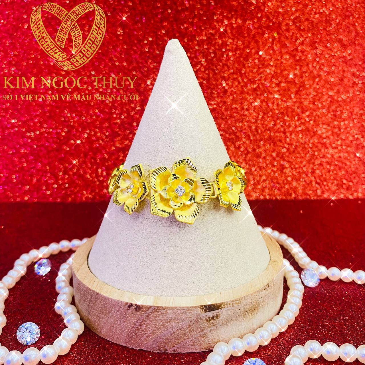 Lắc tay 3 chỉ hình hoa mang đẳng cấp và gu thẩm mỹ tinh tế