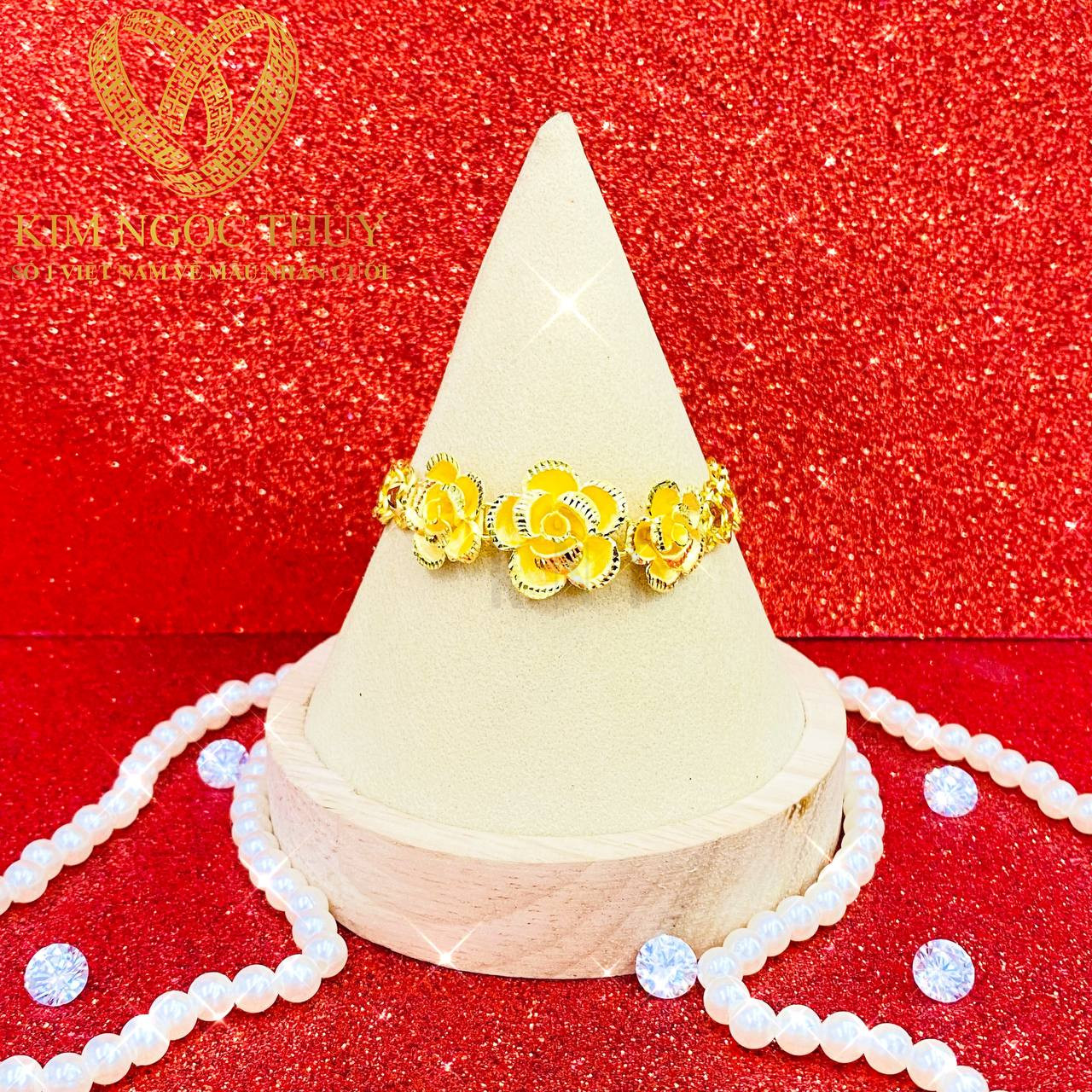 Lắc tay 3 chỉ chất liệu vàng cao cấp