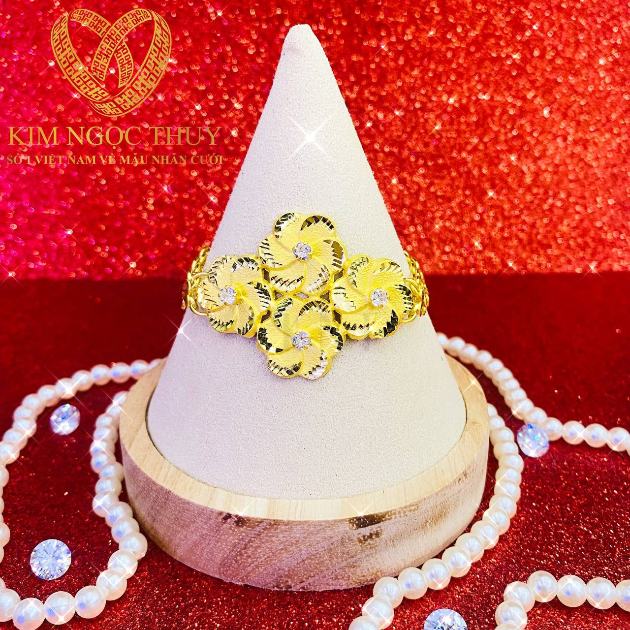 Lắc tay 3 chỉ thiết kế tinh xảo, sang trọng