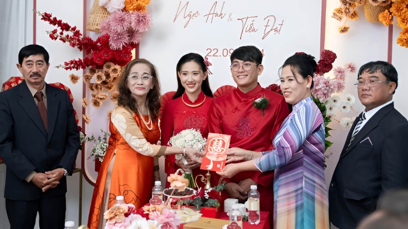Lễ dẫn cưới thể hiện sự trân trọng và lời cảm ơn của nhà trai dành cho cha mẹ cô dâu