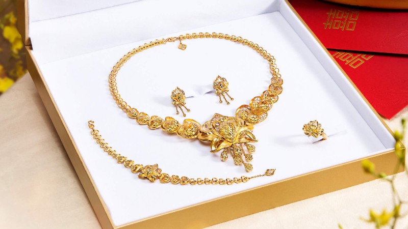 Bộ trang sức cưới được trao cho cô dâu trong ngày cưới