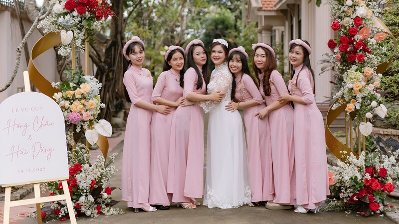 Cô dâu ngày vu quy.