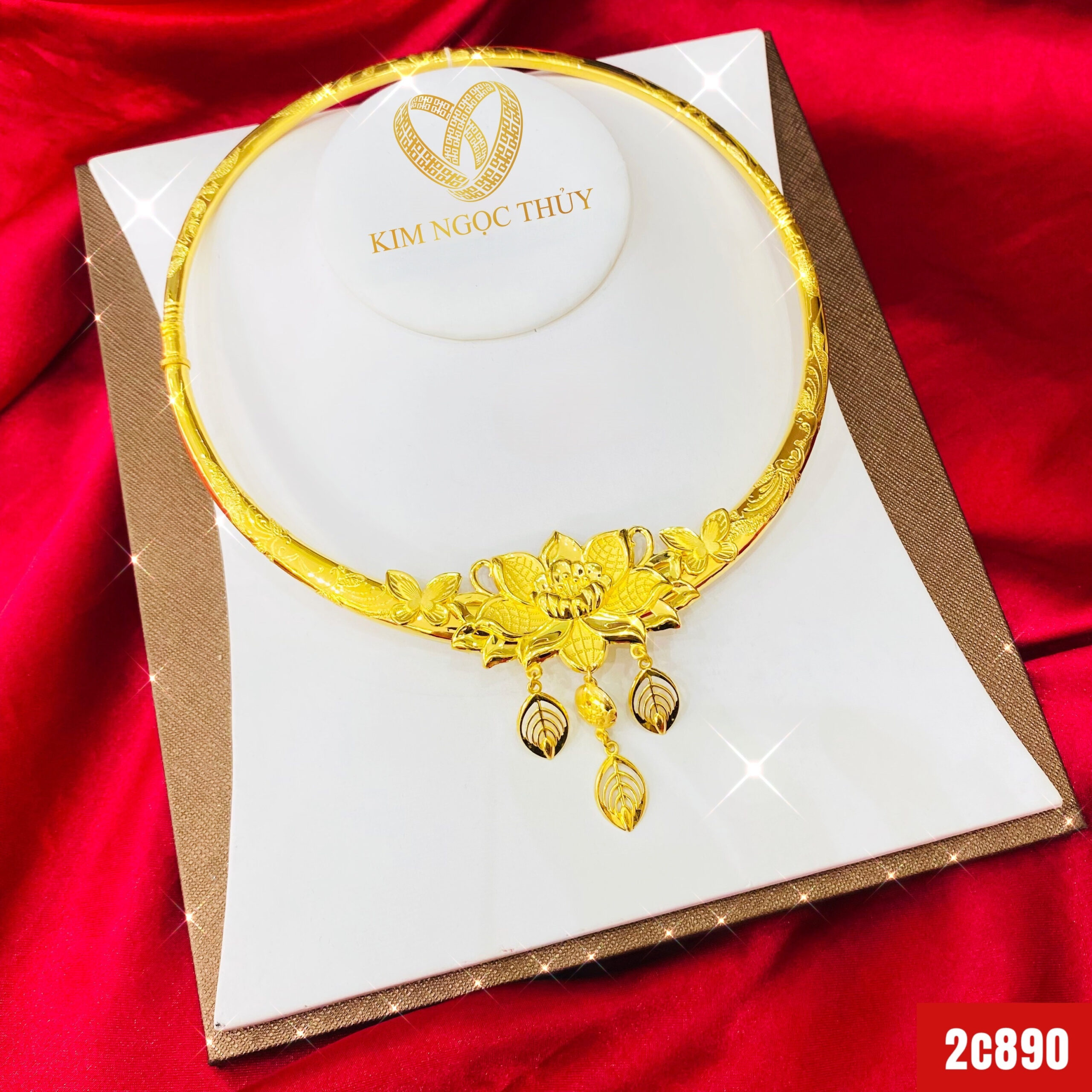 Kiềng trơn quấn hoa, heo, Long Phụng