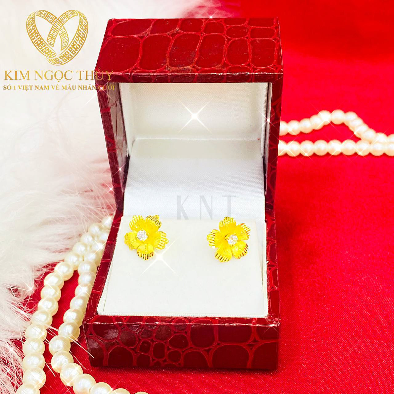 Bông tai cưới hoa mai 1 hột trắng vàng 24K được chế tác từ vàng 24K nguyên chất