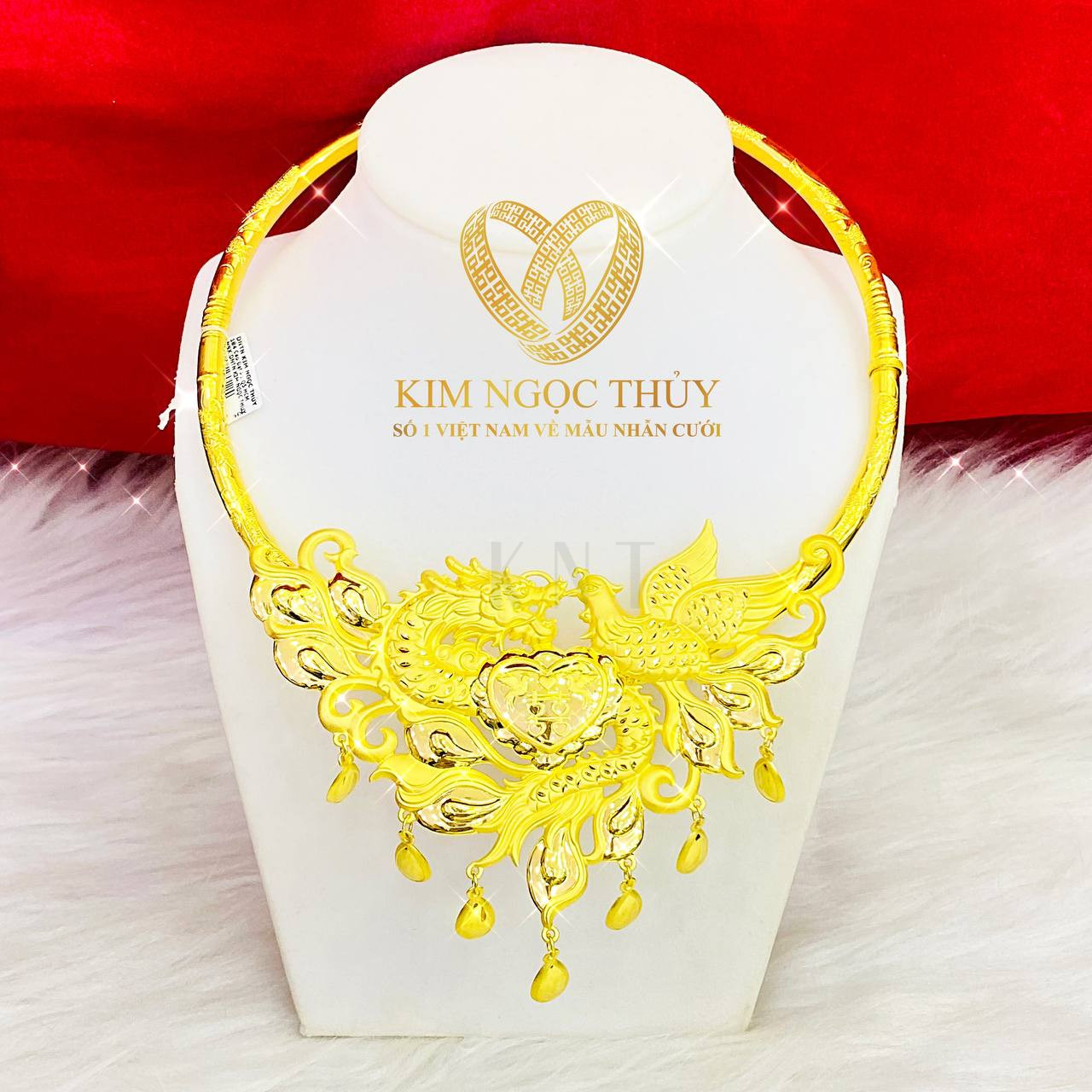 Kiềng trơn vàng 24K quấn hoa, heo, long phụng: Kết hợp độc đáo, truyền thống