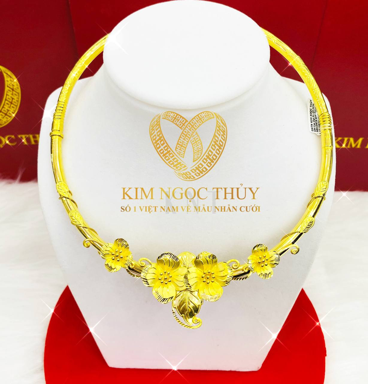 Kiềng trơn vàng 24K quấn hoa, heo, long phụng: Tôn vinh vẻ đẹp cô dâu, may mắn, thịnh vượng