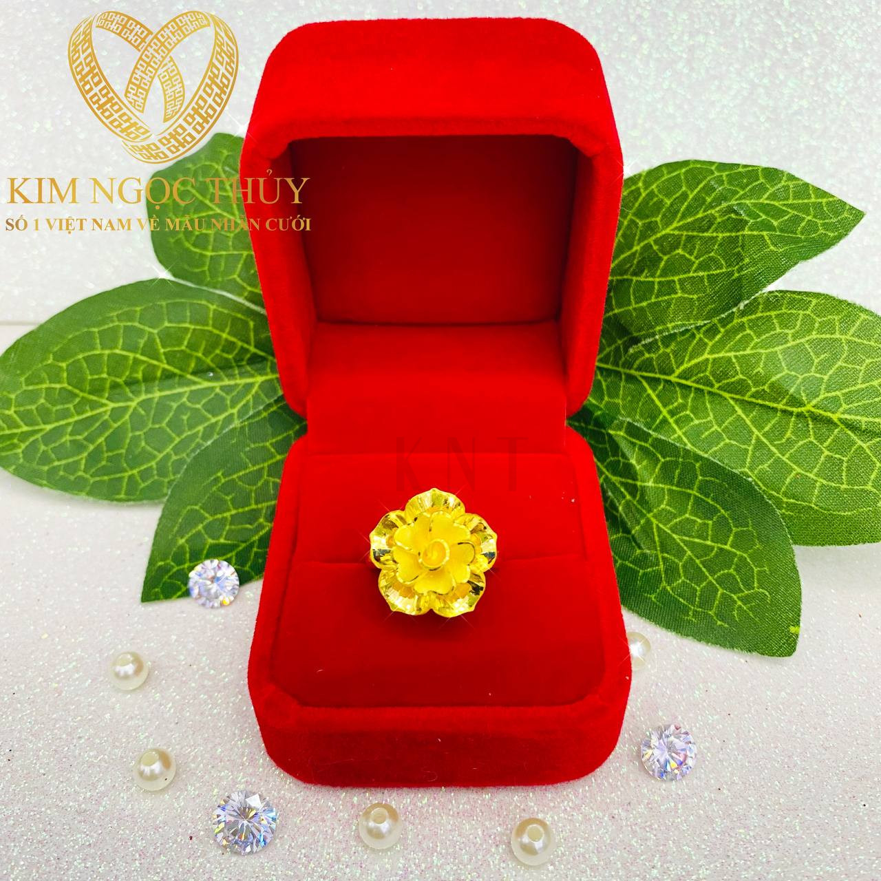 Nhẫn hoa mai 1 chỉ và 2 chỉ được chăm chút rất tỉ mỉ