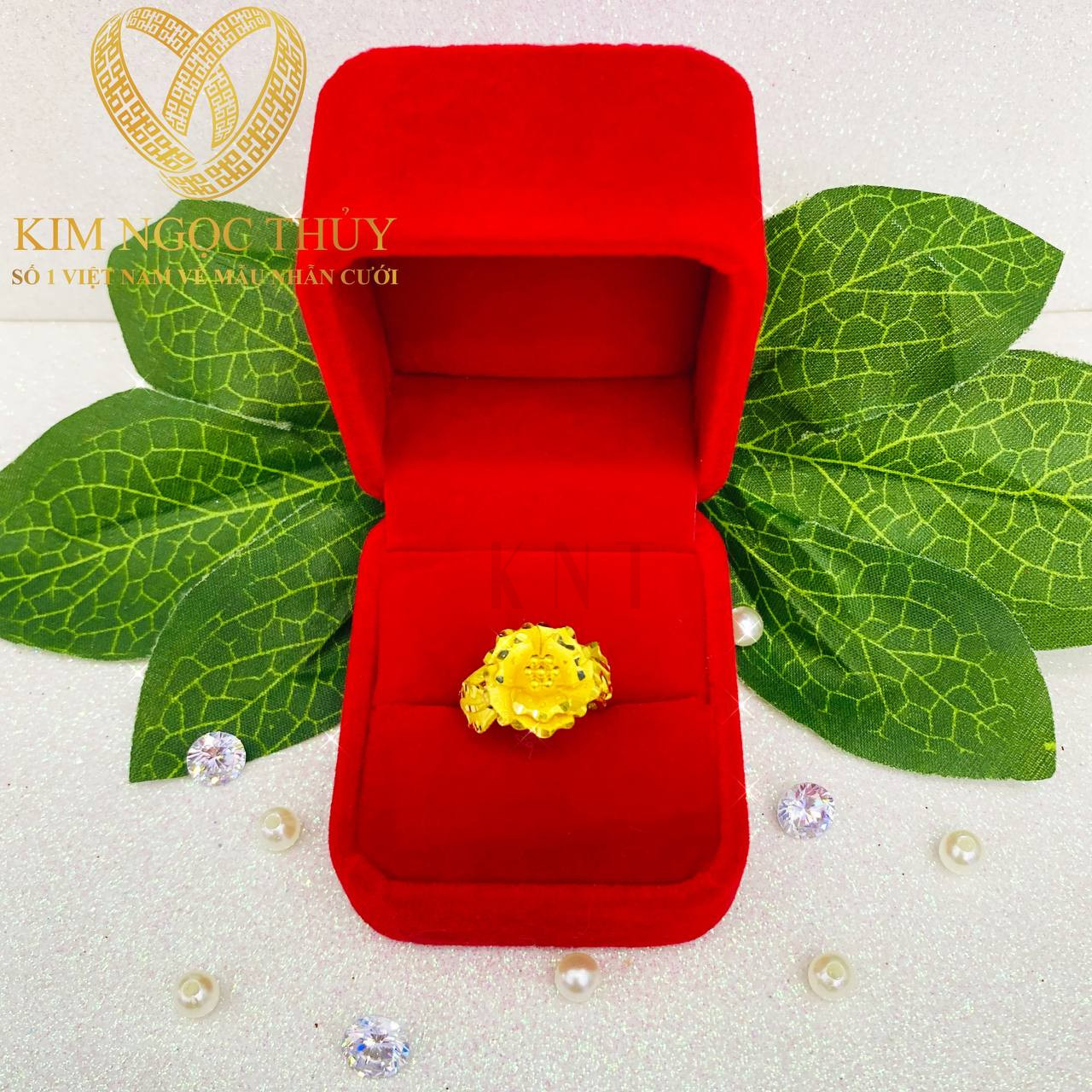 Nhẫn hoa mai 1 chỉ và 2 chỉ có thiết kế hoa mai độc đáo