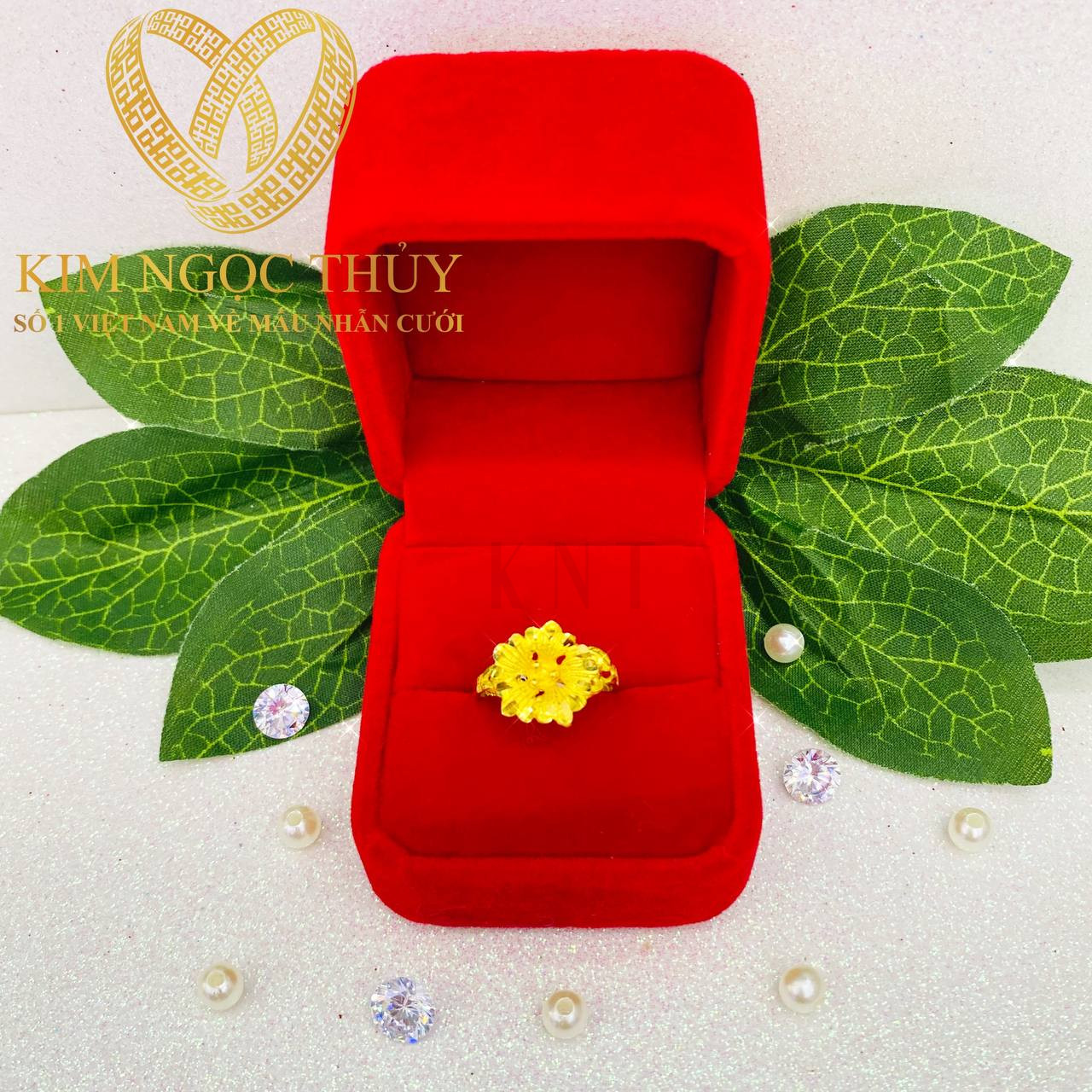 Nhẫn hoa mai 1 chỉ và 2 chỉ mang lại vẻ đẹp sang trọng, quý phái